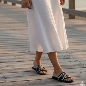 A New Day Capri Black and White Slide Sandals Size 8